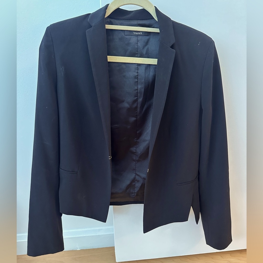 Tahari blazer